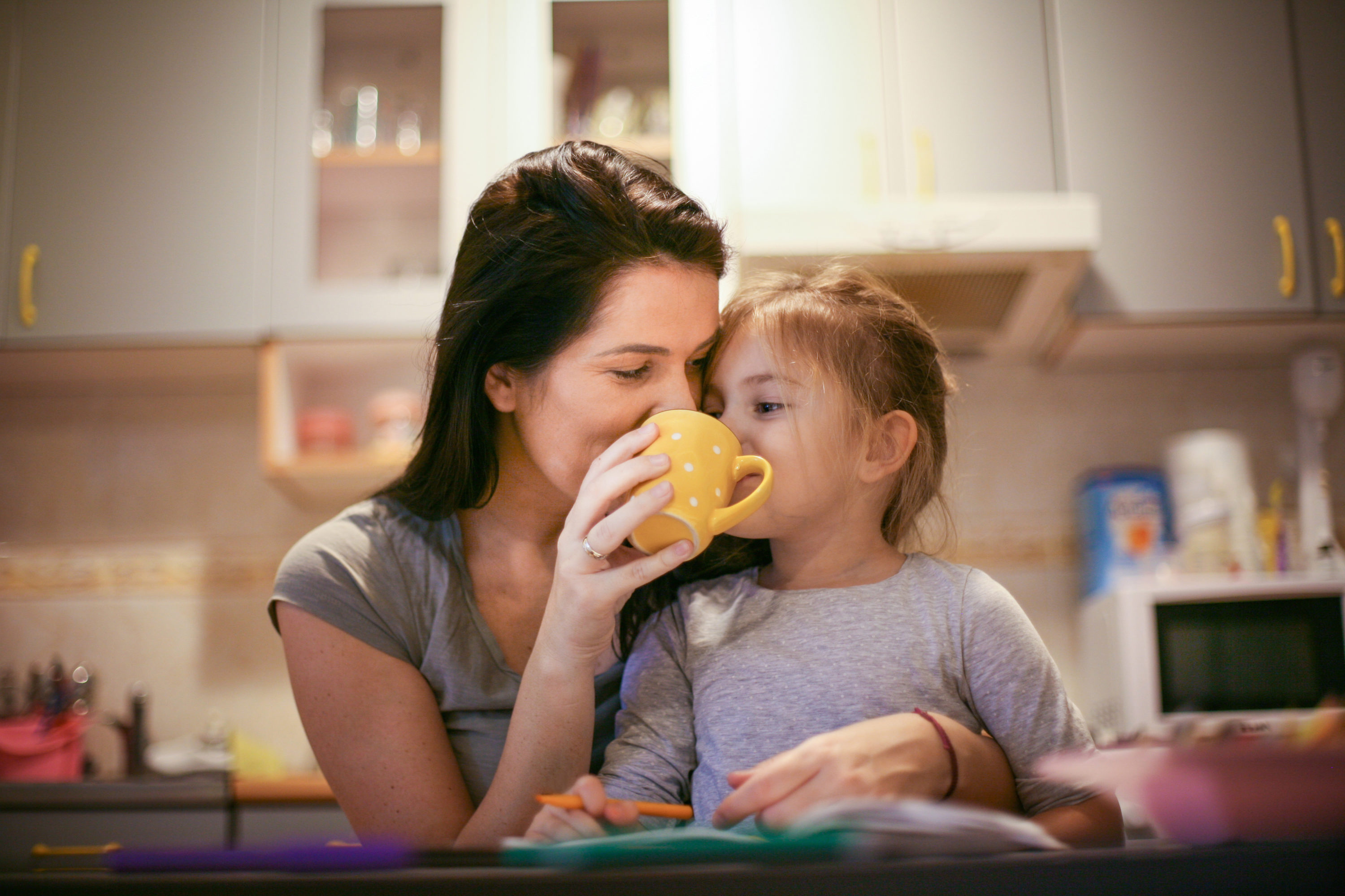 https://www.moshikids.com/wp-content/uploads/2020/08/Girl-drinking-tea-with-mom-scaled.jpeg